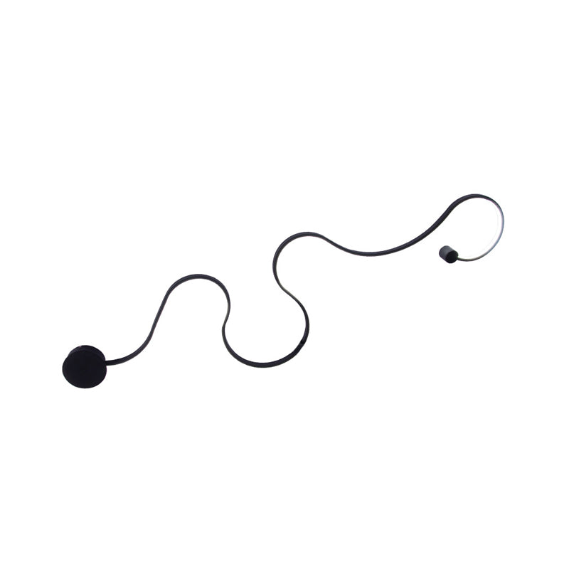 Curved Wall Sconce Light Minimalist Metal Black LED Wall Mount Lighting for Corridor