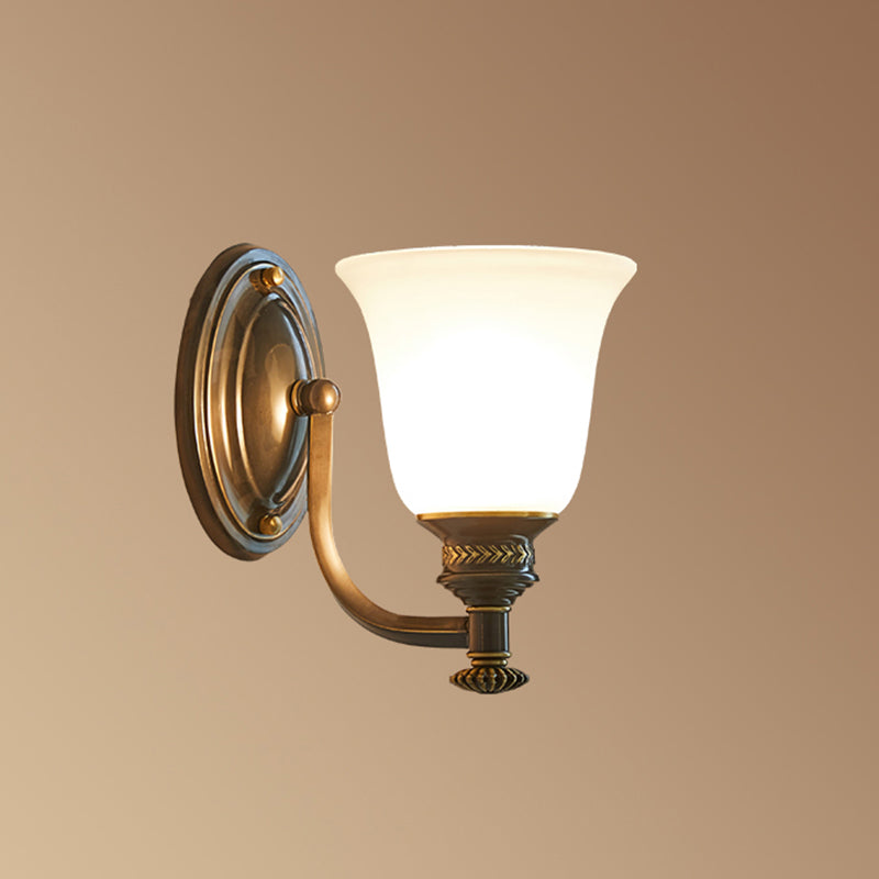 Luce da parete a campana in ottone classico vetro bianco gelo da letto a supporto da parete lampada
