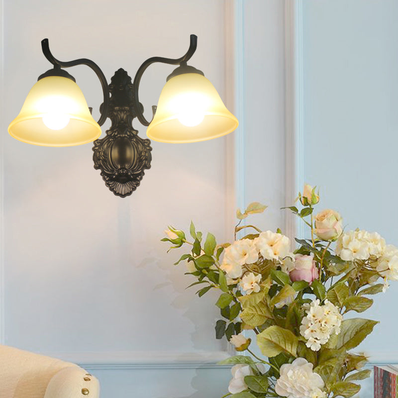 Monte a parete nera leggera tradizionale crema tradizionale vetro a forma svasata lampada da parete per soggiorno