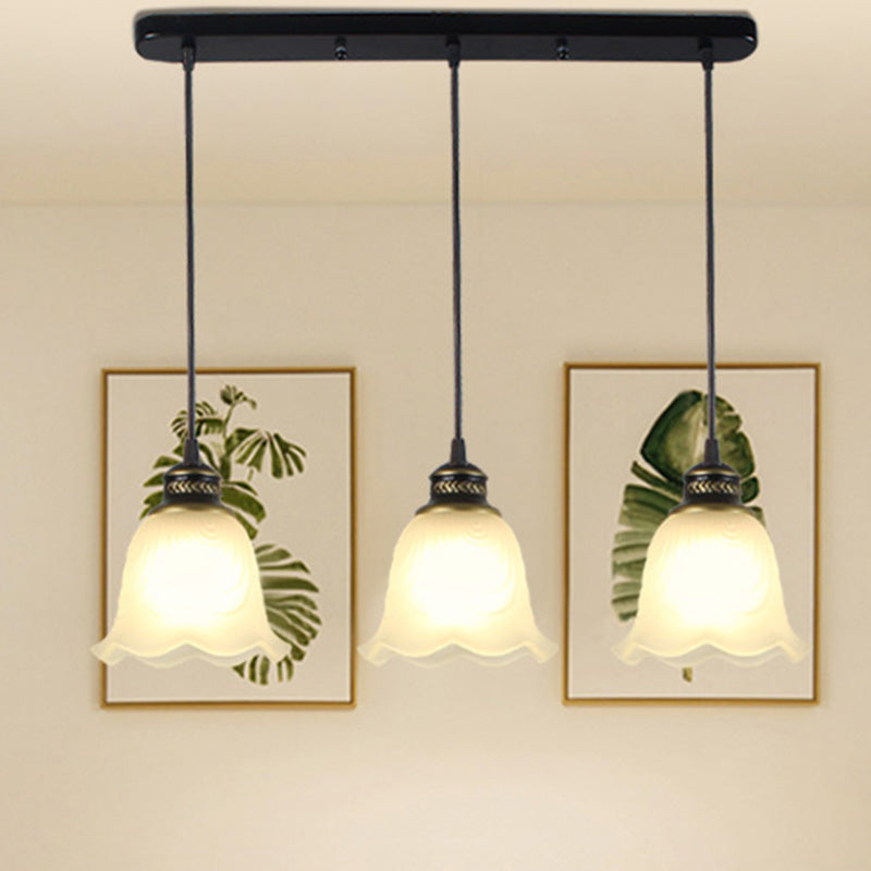 Opal Glass Bell Shade Appeding Light Rustic Room Rusant Light con rivestimento smerlato in nero