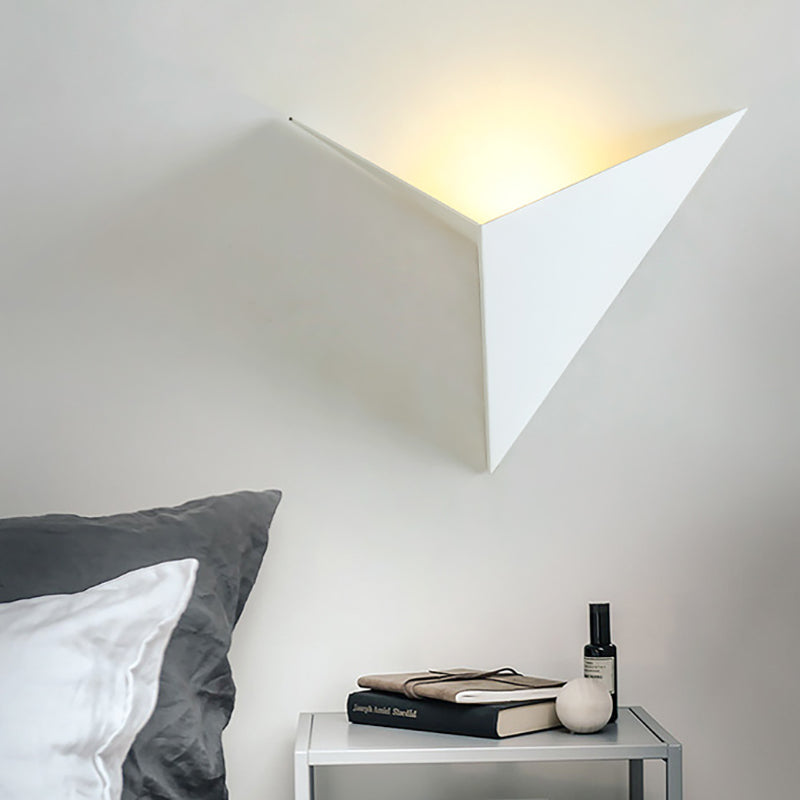 Driehoek plaat wandlamp eigentijds acryl zwart/witte LED -wand sconce licht in warm/wit licht