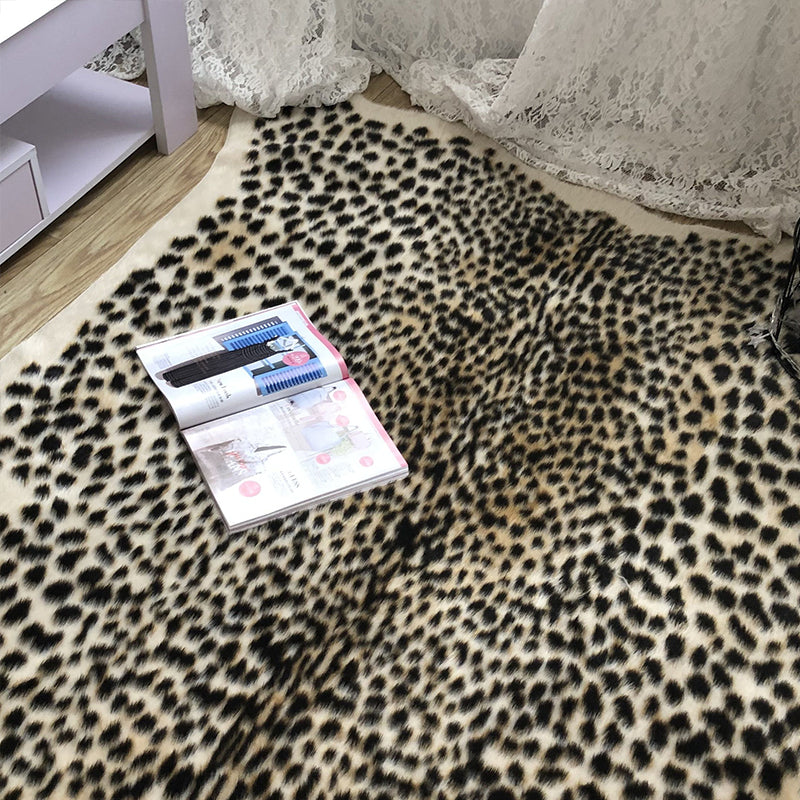 Irregular Shaped Leopard Print Rug Black Nordic Carpet Synthetics Non-Slip Backing Washable Pet Friendly Rug for Bedroom