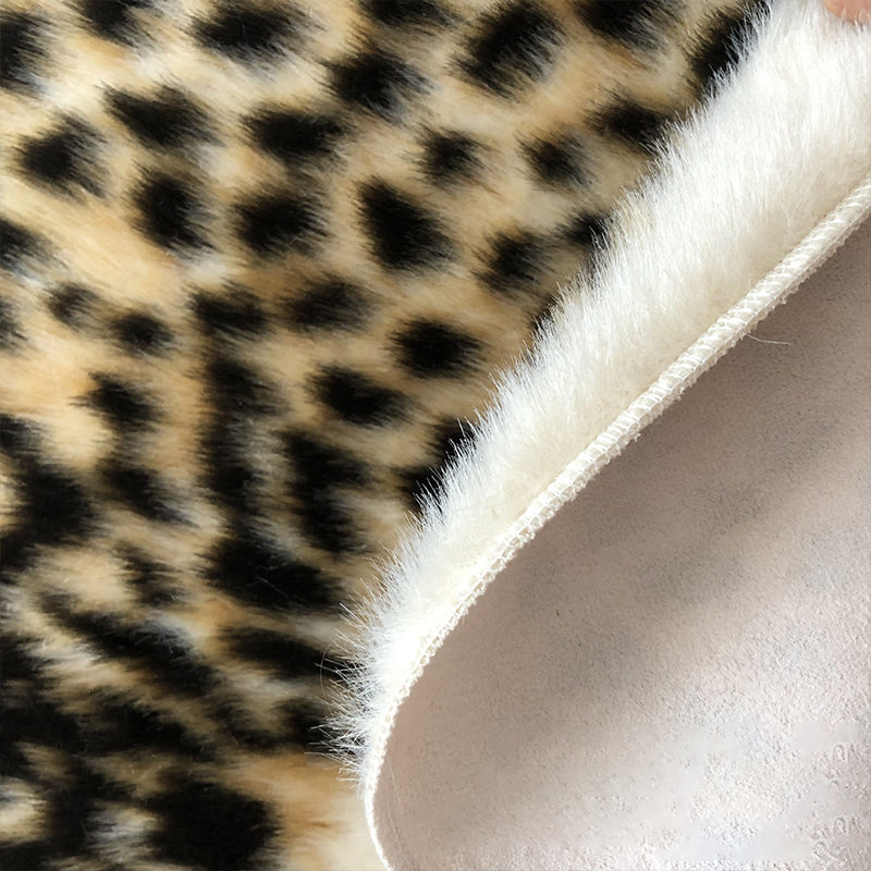 Irregular Shaped Leopard Print Rug Black Nordic Carpet Synthetics Non-Slip Backing Washable Pet Friendly Rug for Bedroom
