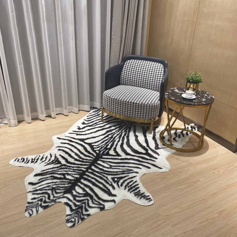 Multi-Colored Room Foot Rug Simplicity Animal Skin Print Rug Polypropylene Stain Resistant Non-Slip Backing Washable Carpet