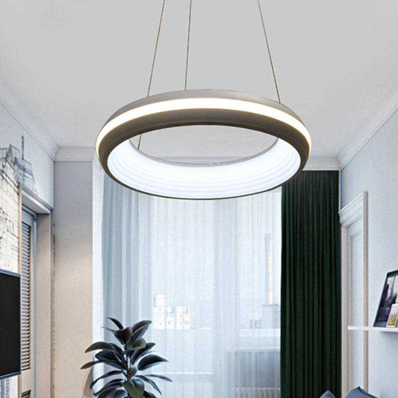 Donut Metal Metal Modernista LED White/Grey Hanging Lighture en tercera marcha, 19 "/25" de ancho