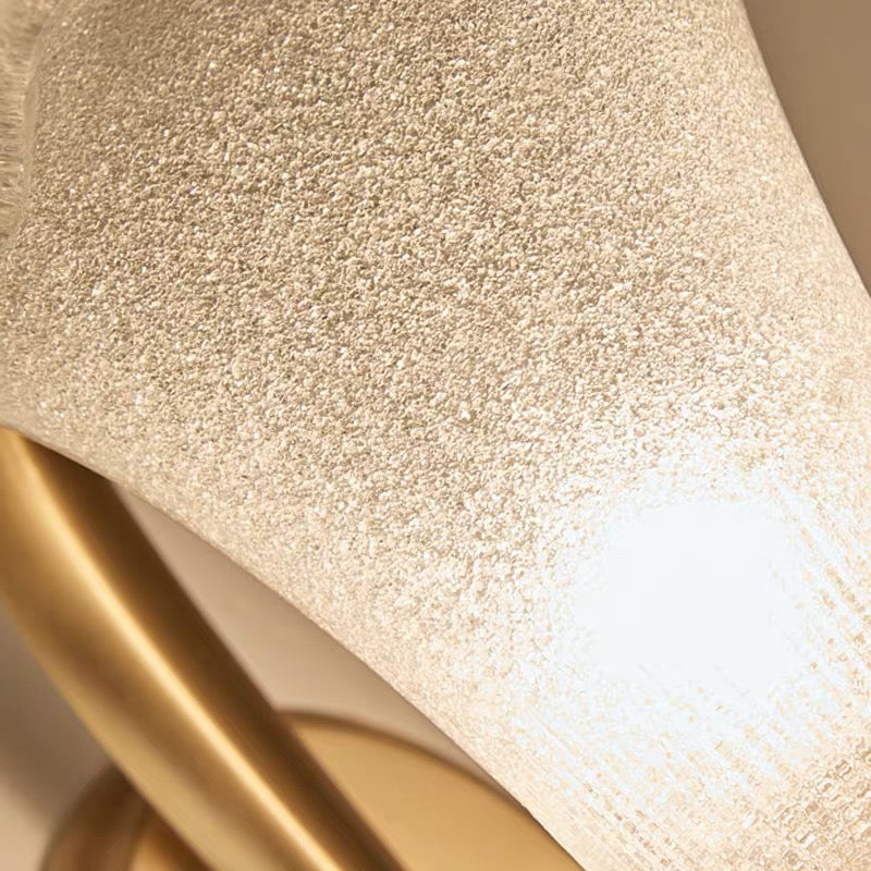 Blumenform Metall Kronleuchter Beleuchtung traditioneller 3 leichter Esszimmer Anhänger Beleuchtung in Messing