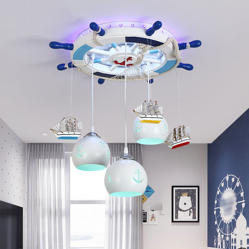 Luminaire encastré à LED à gouvernail métallique Luminaire encastré à LED blanc contemporain avec abat-jour en forme de dôme en verre sculpté