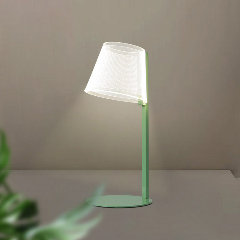 Lampada da tavolo con paralume affusolato Macaron acrilico per bambini camera da letto LED comodino idee di illuminazione