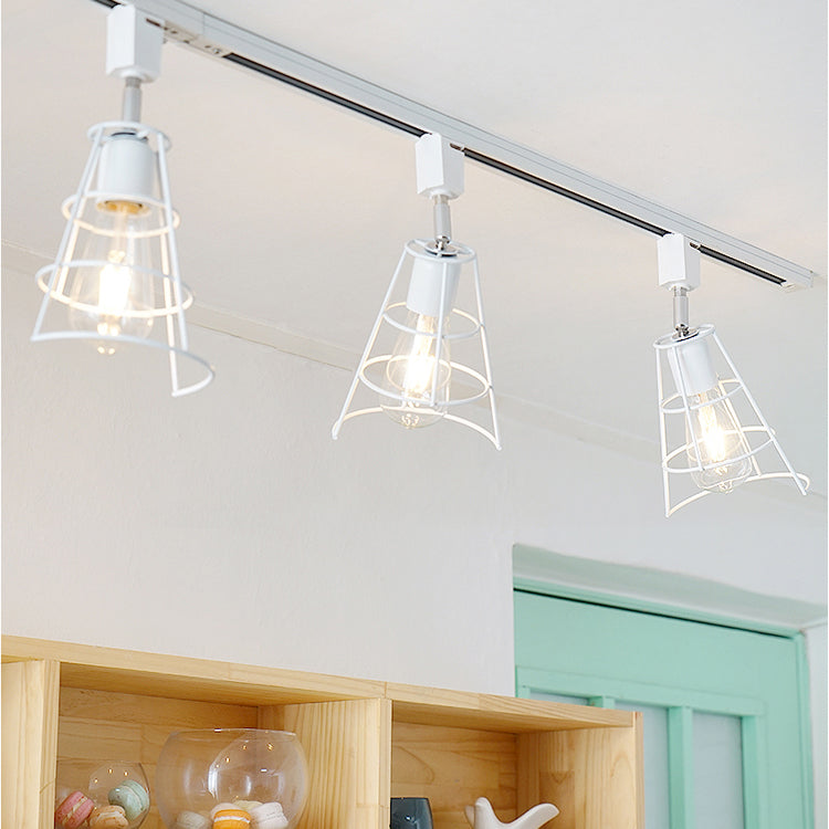 3 Lumières Cage Cage semi-plat Ceiling Light with Conical Shade Retro Style Noir / Blanc
Éclairage de plafond rotatable