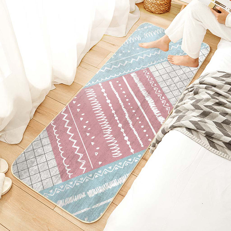 Bohemian Bedroom Runner Rapier Géométrie multi-couleurs Tapis en polypropylène Polypropylène non glissant Backing Pet Friendly Resist Area Risc