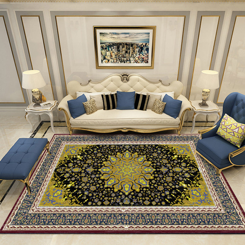 Nostalgia Chamber Area Rug Multi Colored Jacquard Carpet Synthetics Pet Friendly Anti-Slip Backing Machine Washable Rug