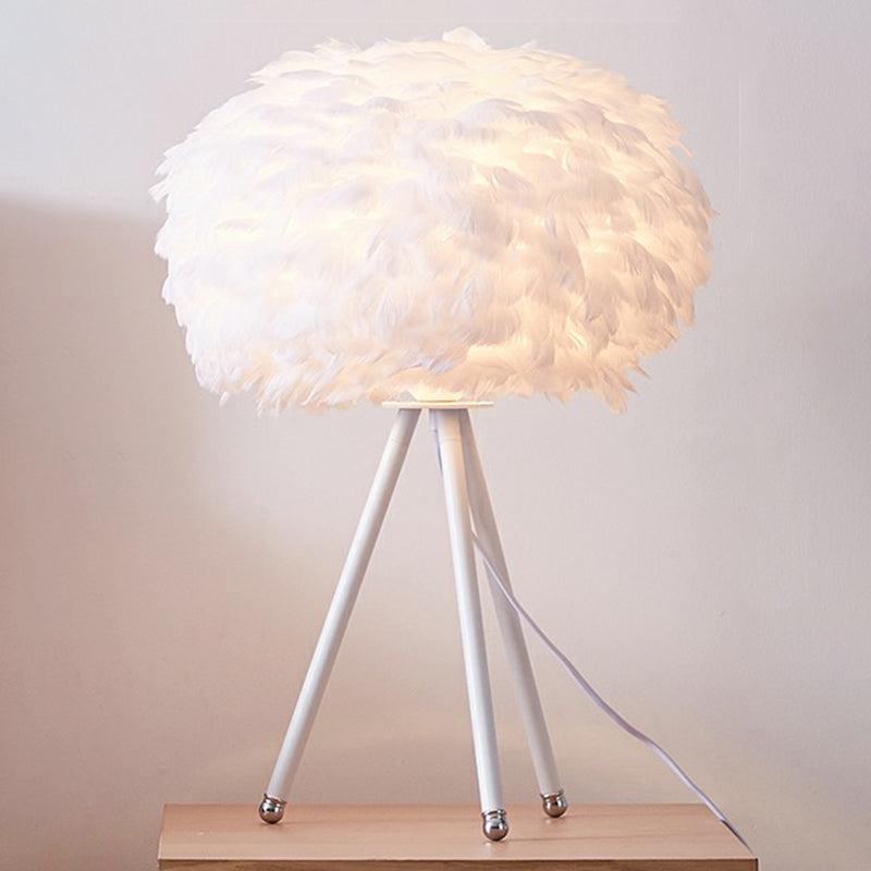 Illuminazione tonda da tavolo piuma minimalista 1 lampadina lampada da comodino