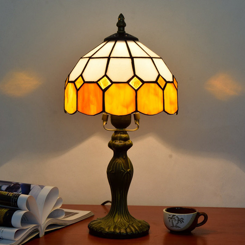 Yellow Single-Bulb Nightstand Lamp Classic Gridded Glass Scalloped Table Light for Living Room
