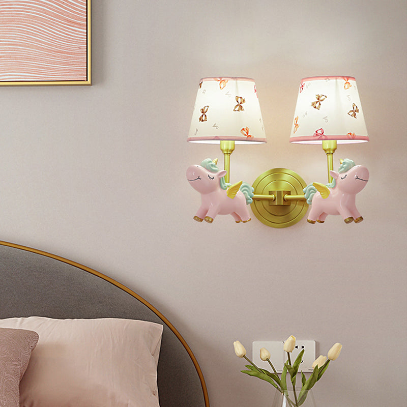 Stoffen met een patroon taps toelopende wandlamp Cartoon Wall Monted Lamp met decoratieve eenhoorn
