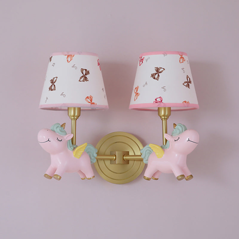 Stoffen met een patroon taps toelopende wandlamp Cartoon Wall Monted Lamp met decoratieve eenhoorn