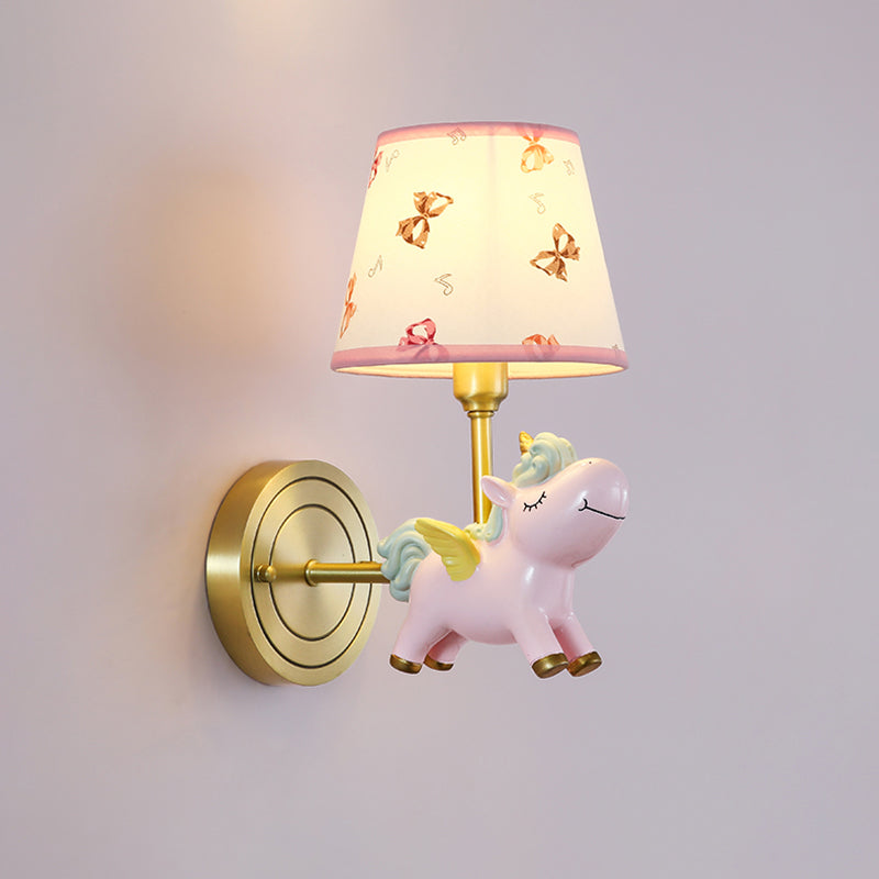 Stoffen met een patroon taps toelopende wandlamp Cartoon Wall Monted Lamp met decoratieve eenhoorn