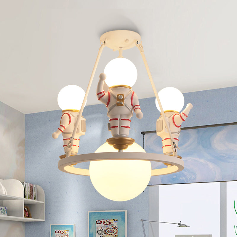 Cartoon Astronaut Candelier Light Resin Room Child Room Light Light con sombra acrílica en blanco