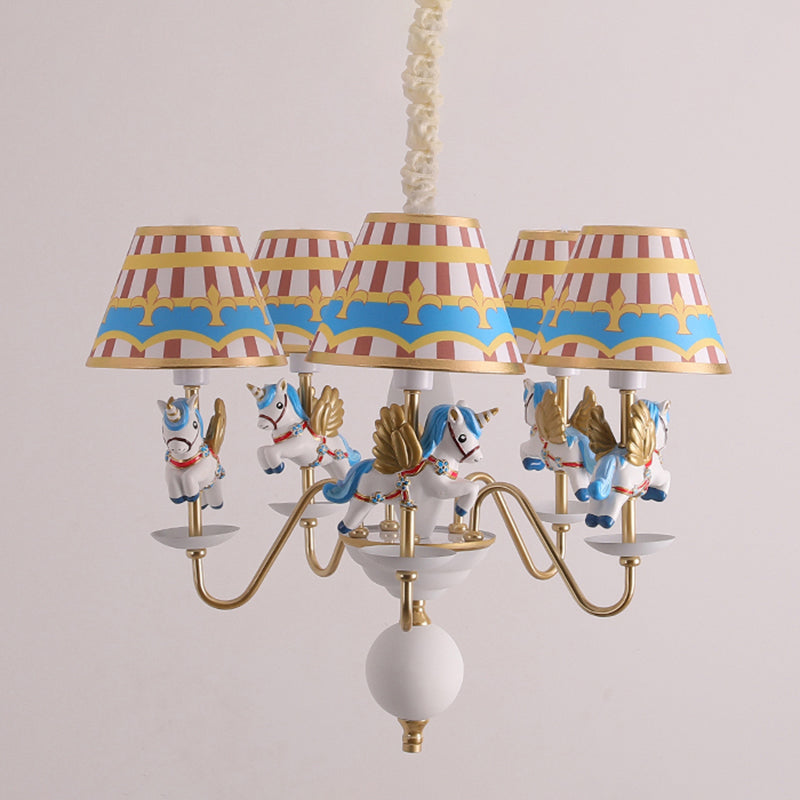Dessin animé Flying Unicorn Chandelier Pendant Light Resin Nursery Light avec Empire Shade