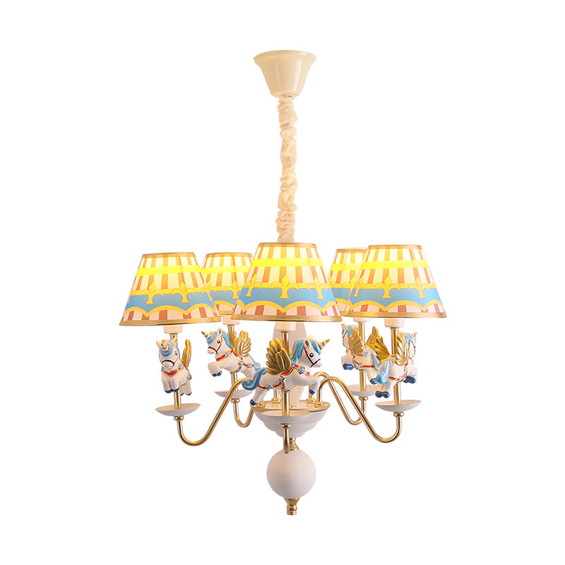 Dessin animé Flying Unicorn Chandelier Pendant Light Resin Nursery Light avec Empire Shade