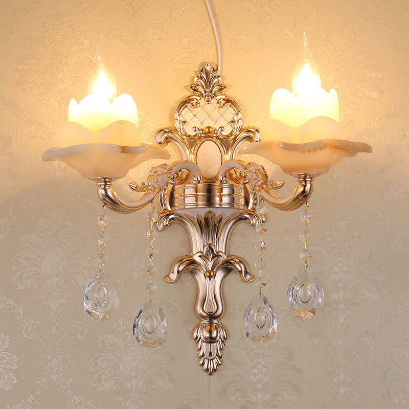 Retro -Knospenwand montieren leichte Rüschenglaswandbeleuchtung mit Kristalldrapieren in verwitterter Zink