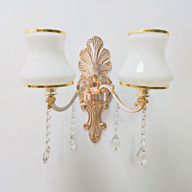 Goldene Blumenwandlampe Retro -Stil gefrostetes Glas Wohnzimmerwandleuchte mit Kristallakzent