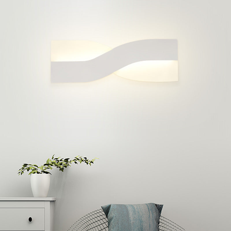 Warm/White-Light Twisted Sconce Light Simple LED Acrylic Wall Mounted Light Fixture in Gold