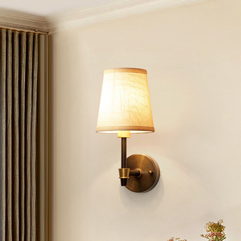 Iluminación de montura de pared sombreada tradicional lámpara de pared de vidrio de una sola bombilla en oro