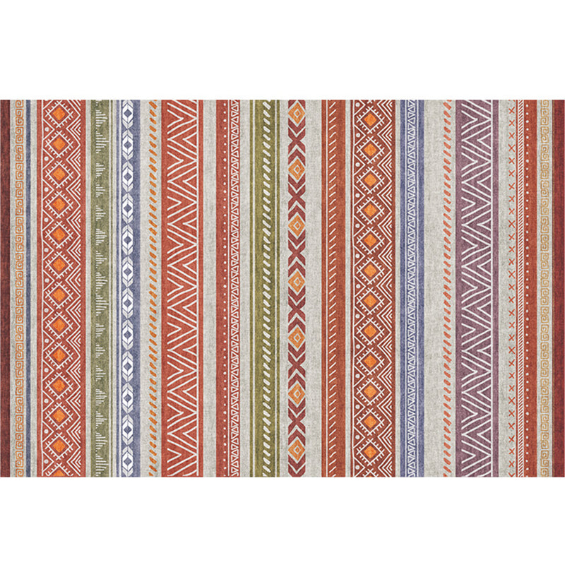Tapis de synthèse multicolore de tapis de synthétique multicolore géo de géo.
