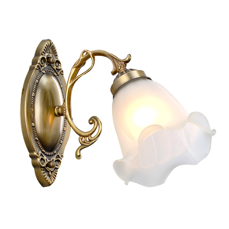 Single-Bulb Wall Light Classic Flower Shade Frosted Glass Wall Lighting Fixture in White