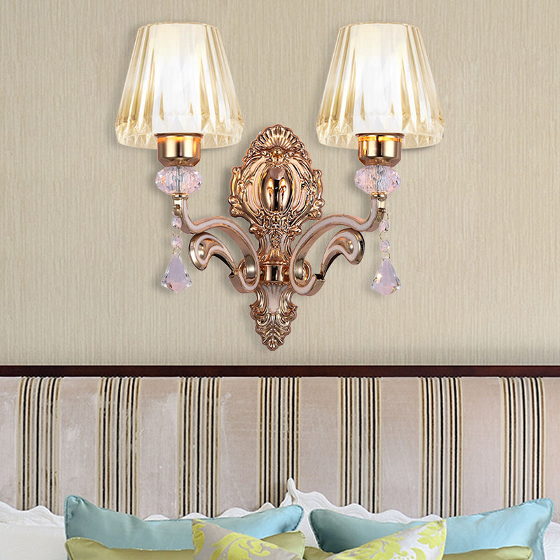 Lampada a parete cono Vintage Filish Metal 2 Luci Luce in ottone Sconce con tonalità in vetro trasparente e accento di cristallo