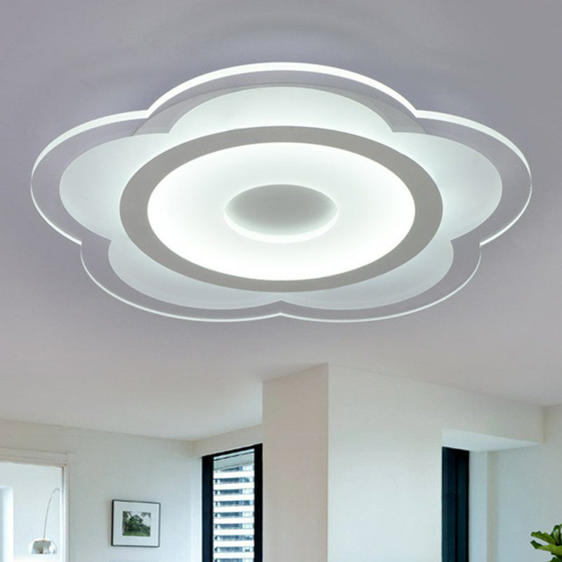 Floral Living Room LED Flush Mount Acrylic Modern Flushmount Ceiling Light in Clear
