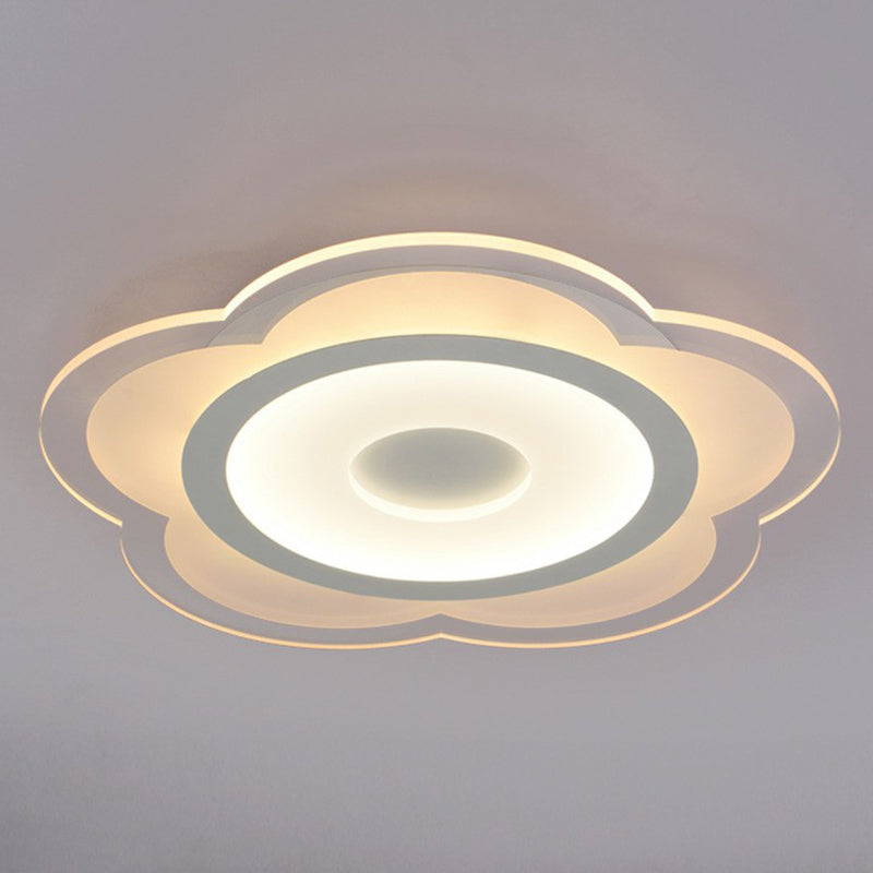 Floral Living Room LED Flush Mount Acrylic Modern Flushmount Ceiling Light in Clear