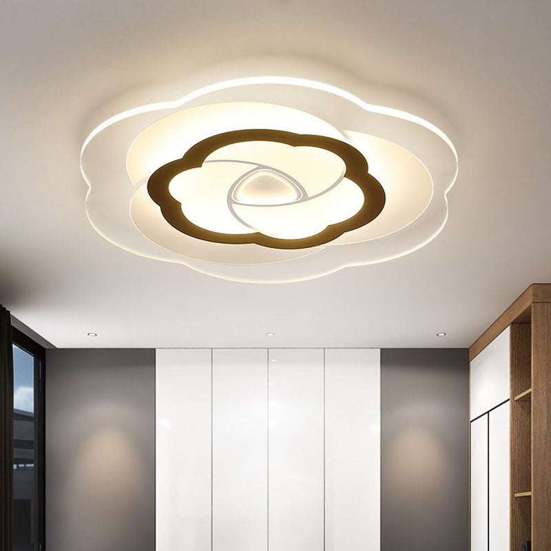 Nordic Flower Flush Ceiling Light Acrylic Living Room LED Flush Mount Lighting Fixture in Clear