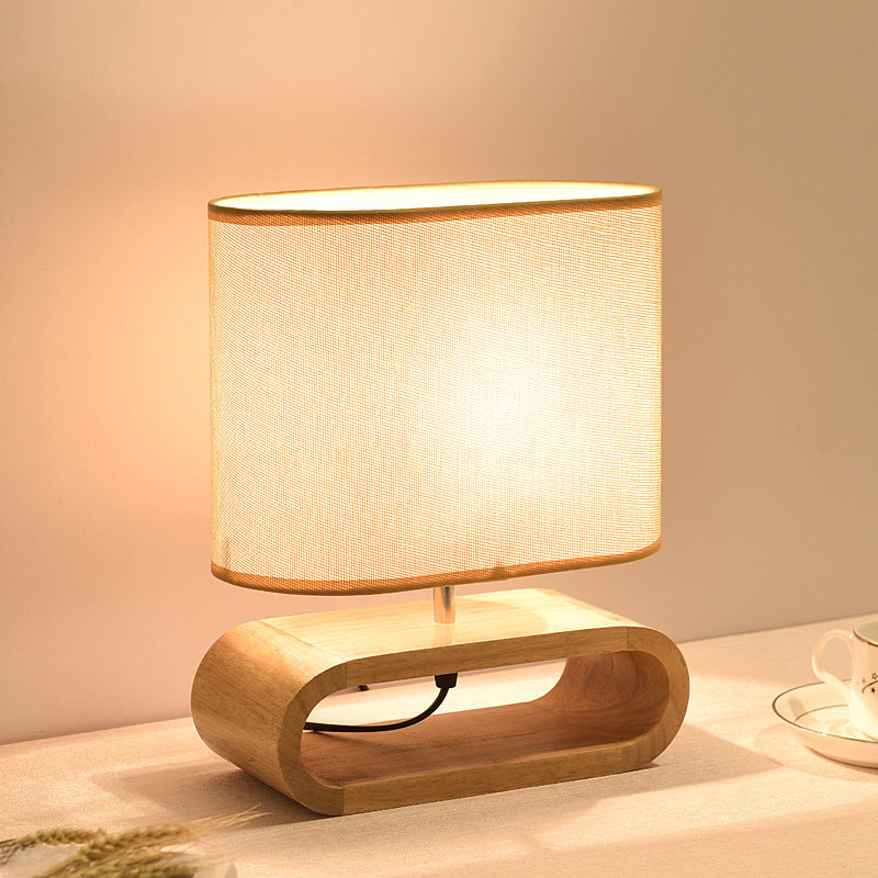 Stile nordico Lampade oblunga in legno da comodino a 1 lucciola con tonalità in tessuto