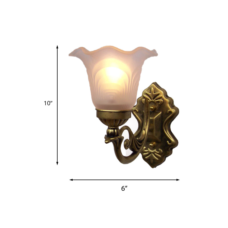 Mont mural floral en bronze Light Traditional White Glass Shade 1-Light Living Room Appince Light avec un bras sinueux