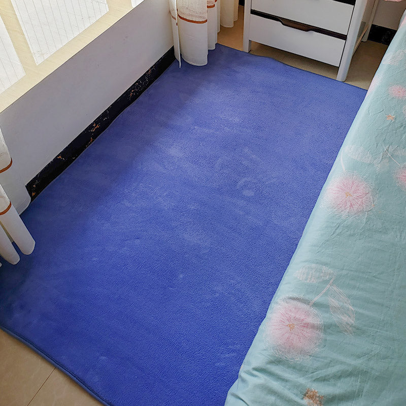 Minimalistischer, solider Teppich, mehrfarbiger Teppich aus Polypropylen, rutschfester, haustierfreundlicher Teppich für das Schlafzimmer