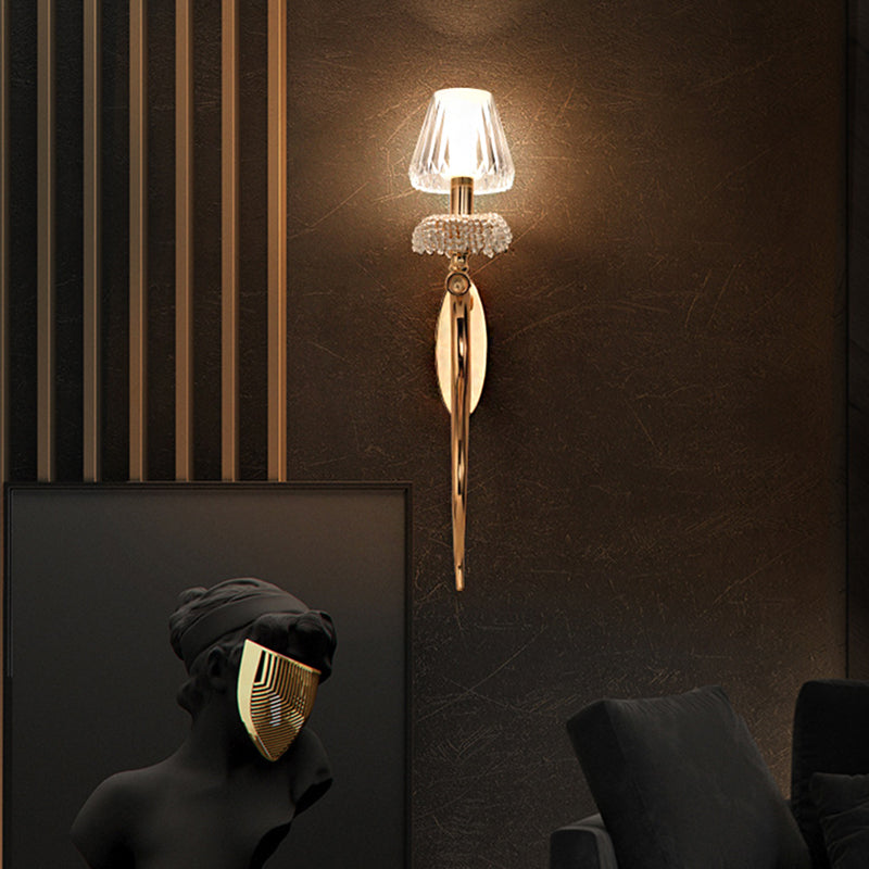 Acrilico conico a parete Light Sconce Contemporary Style 1 Bulb Finitura in ottone Montaggio parete Light con accento di cristallo chiaro