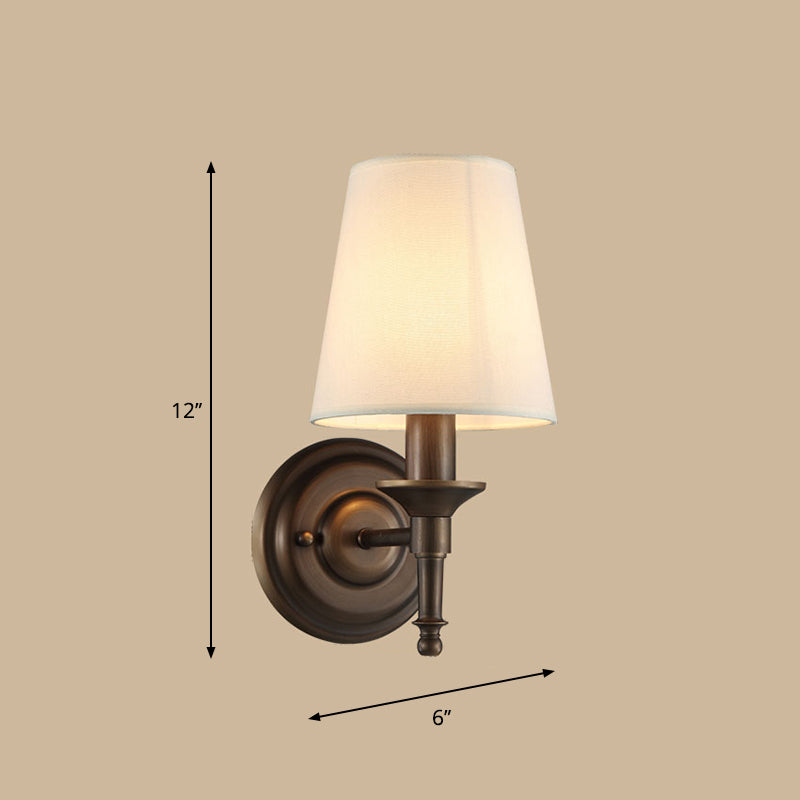 Enkele wandmontage Licht Minimalisme Taps toelopende trommelstof Wandverlichting voor gang