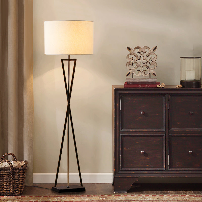 Lámpara de noche de batería Simplicidad de tela de 1 luz de la mesita de noche con base en forma de reloj de arena en blanco