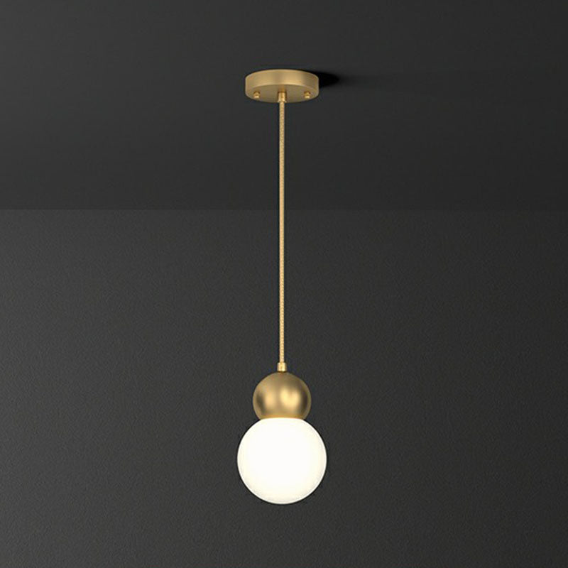 Gouden afwerking Balophanging Lichtarmatuur eenvoud 1 Licht melkglas hanger voor slaapkamer