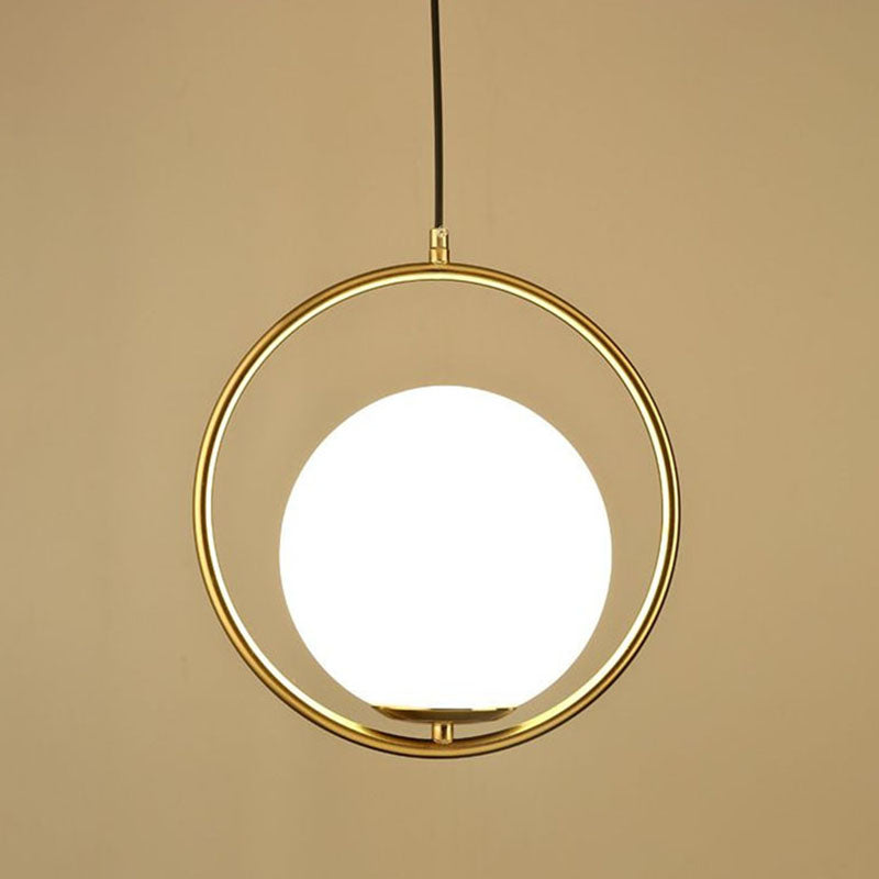 Globe Bedide Side Side Light Cream Glass 1-Hoofd postmoderne plafondhanger met ring in goud