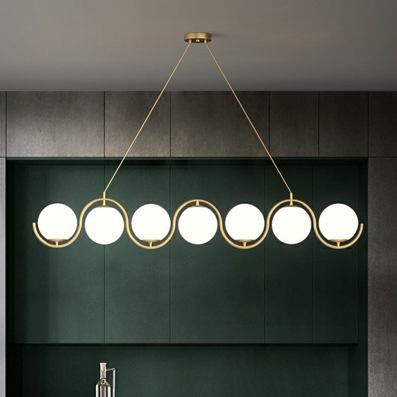 Luminaire métallique ondulé lampe suspendue postmoderne avec une teinte en verre à billes