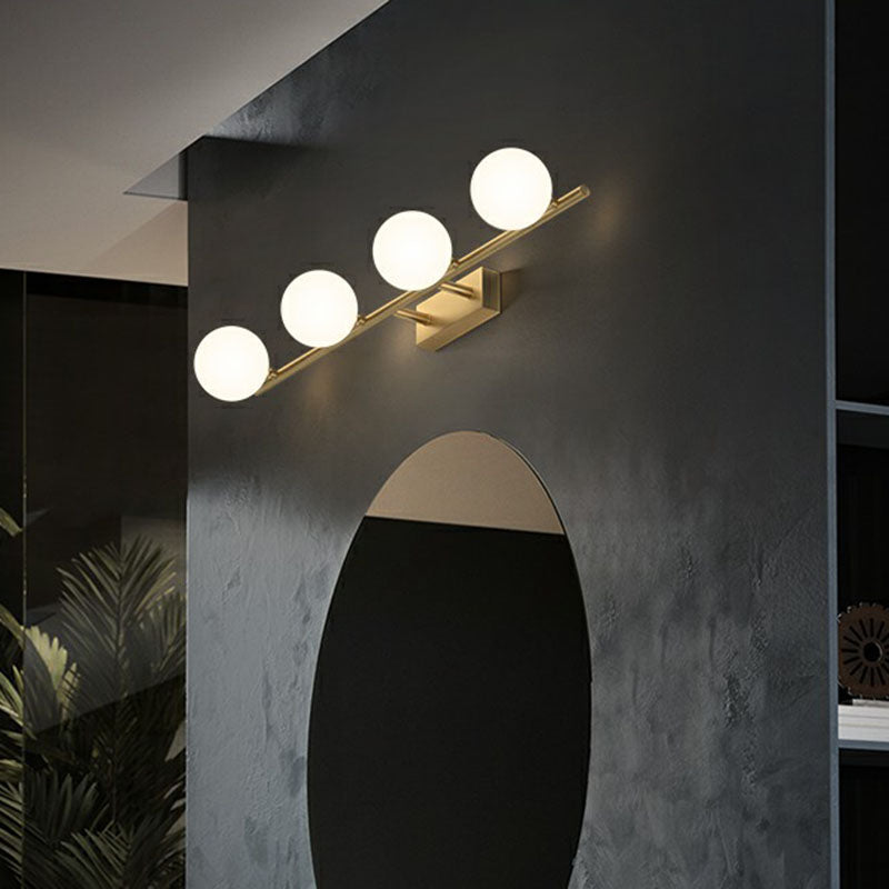 Goldene lineare Waschtische Wandleuchte Einfachheit Milchkugel Glas Wandleuchte für Badezimmer