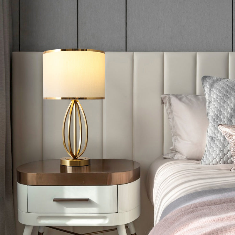 Classic Style Round Table Lamp 1 Head Fabric Nightstand Light Ideas for Study Room