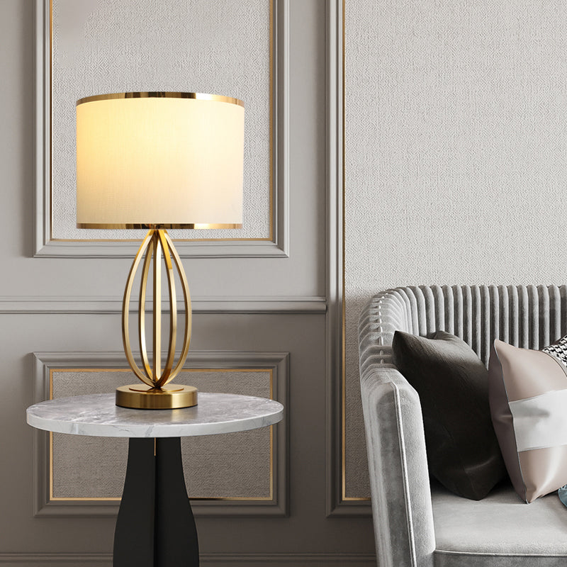 Classic Style Round Table Lamp 1 Head Fabric Nightstand Light Ideas for Study Room