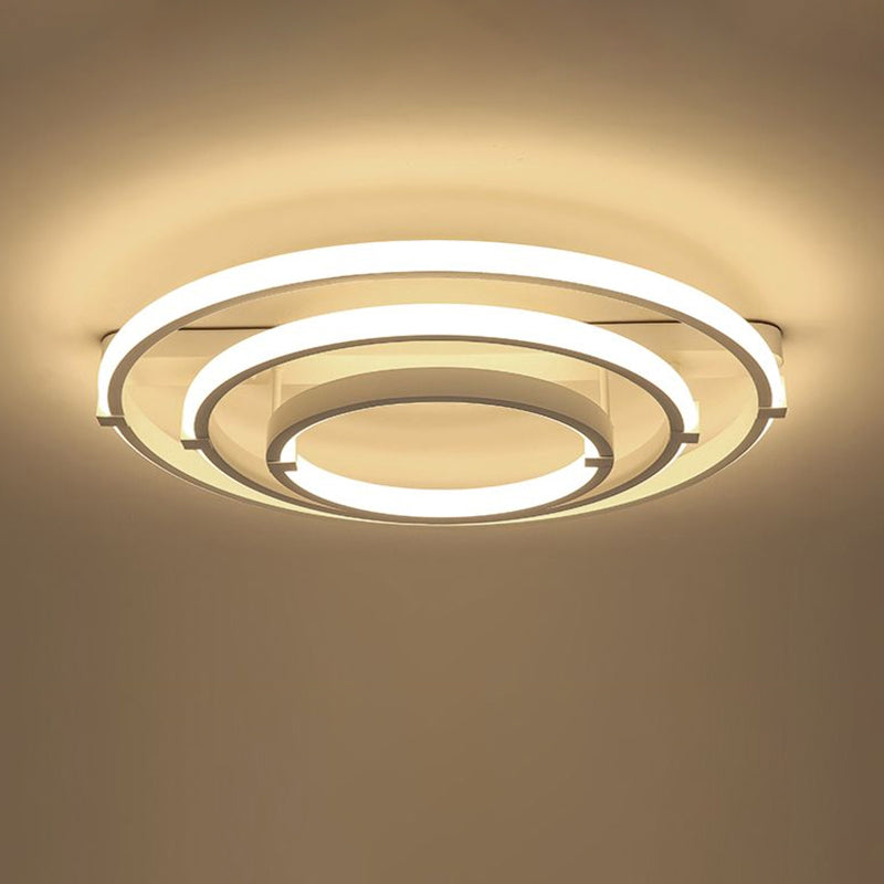 Metallschleife geformte LED -Deckenbehandlung Minimalistische weiße Halbflush -Licht für Wohnzimmer