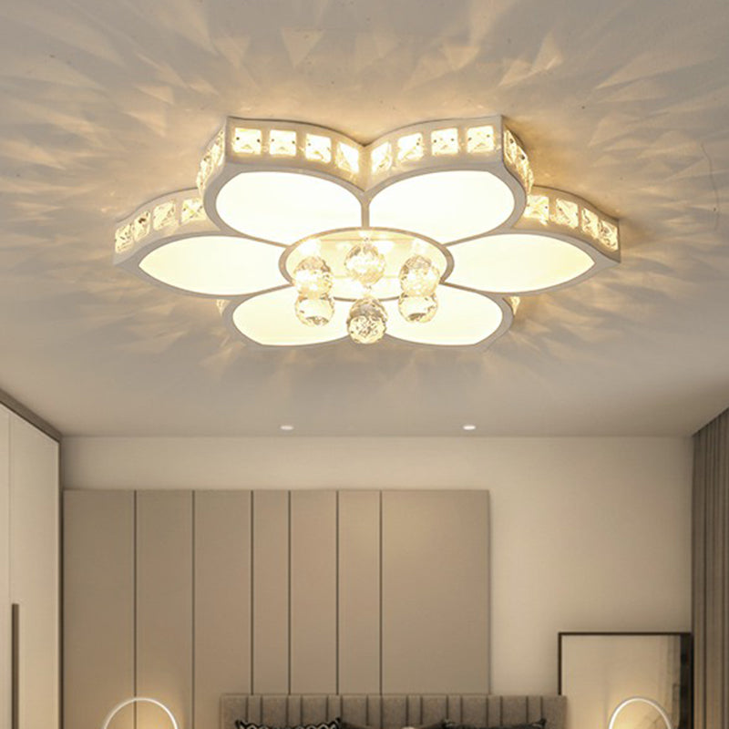 Minimalist Floral Flush Plafond Licht Acryl Slaapkamer LED Flush Mounted Armatuur met Clear Crystal Accenten