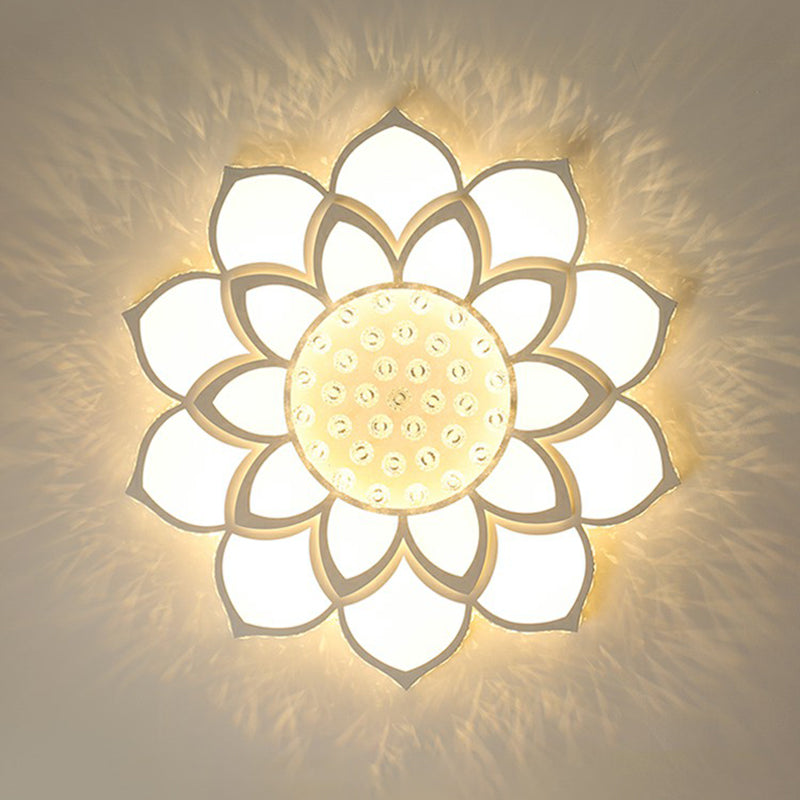 Minimalist Floral Flush Plafond Licht Acryl Slaapkamer LED Flush Mounted Armatuur met Clear Crystal Accenten