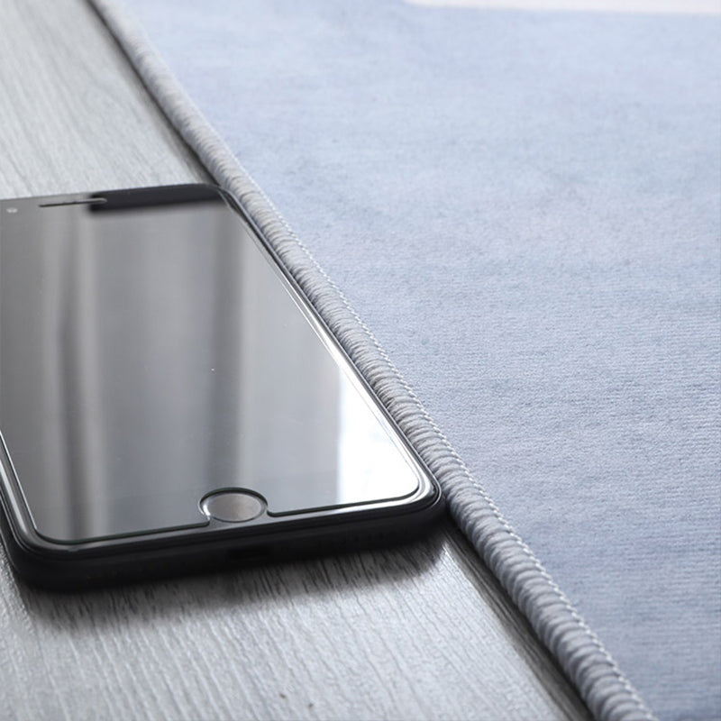 Gray Feather Rug Polyster Novelty Area Carpet Anti-Slip Backing Easy Care Indoor Rug for Living Room