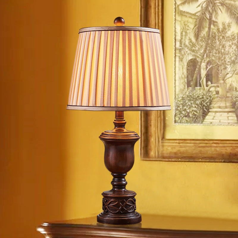 1 lámpara de mesa de luz con tono de tela plisado lámpara de mesita de noche antigua con base de madera marrón